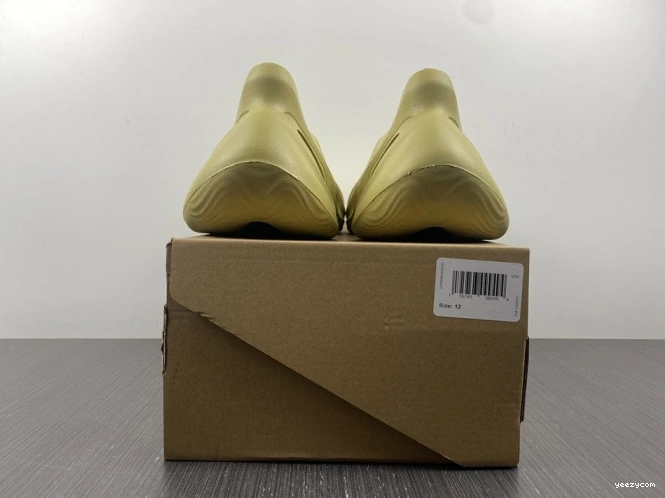 Sulfur GV6775 RNNR Yeezy Adidas Foam 0825